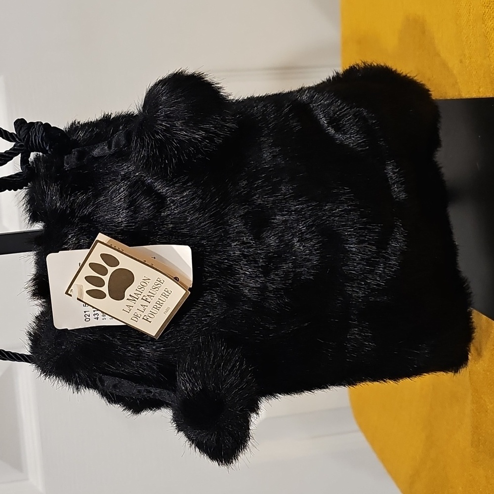 La Maison De La Fausse Fourrure Sac Pom Pom Black Faux Fur Shoulder Bag NWT
